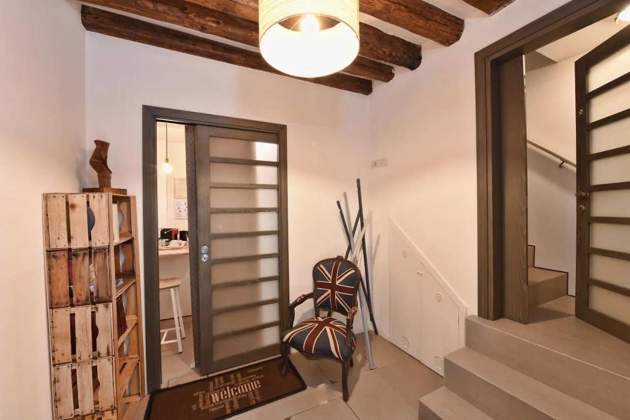Lively Castello Comfort Room Private Bath & Privacy Wenecja 0*,  Włochy